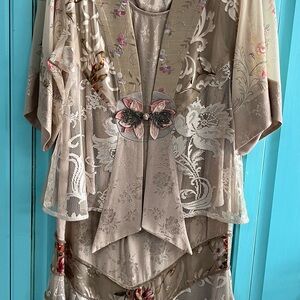 Elegant Floral Vintage Set